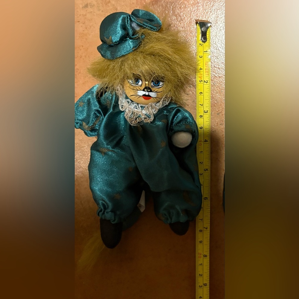 Vintage collection 7” porcelain cat clown doll